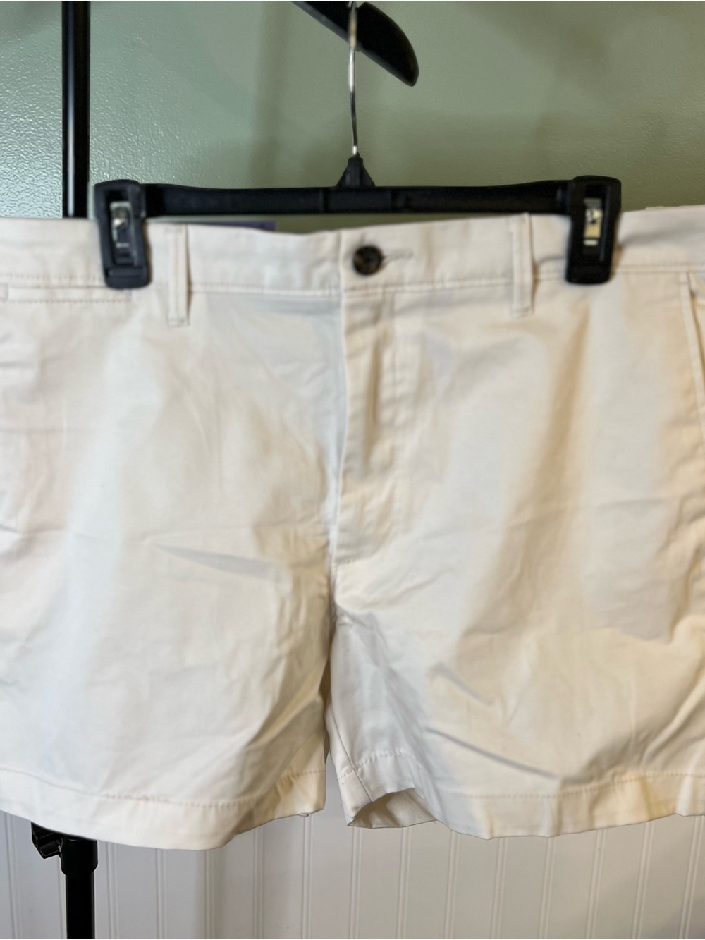 NWT- Goodfellow & Co White Flat-Front Men's Shorts size 36